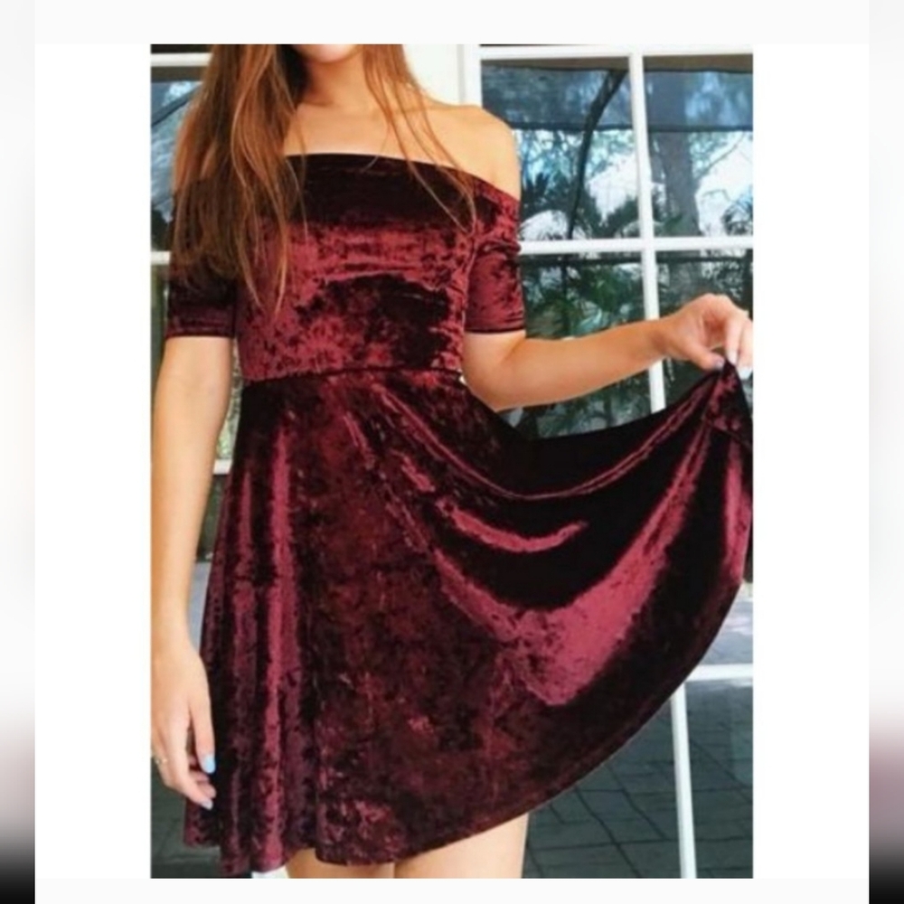 Crushed Velvet Off Shoulder Dress Size L